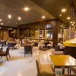 Hotel Montanya 4*